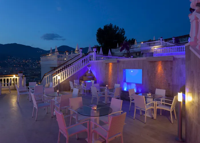 Sunny Hill Alya Hotel